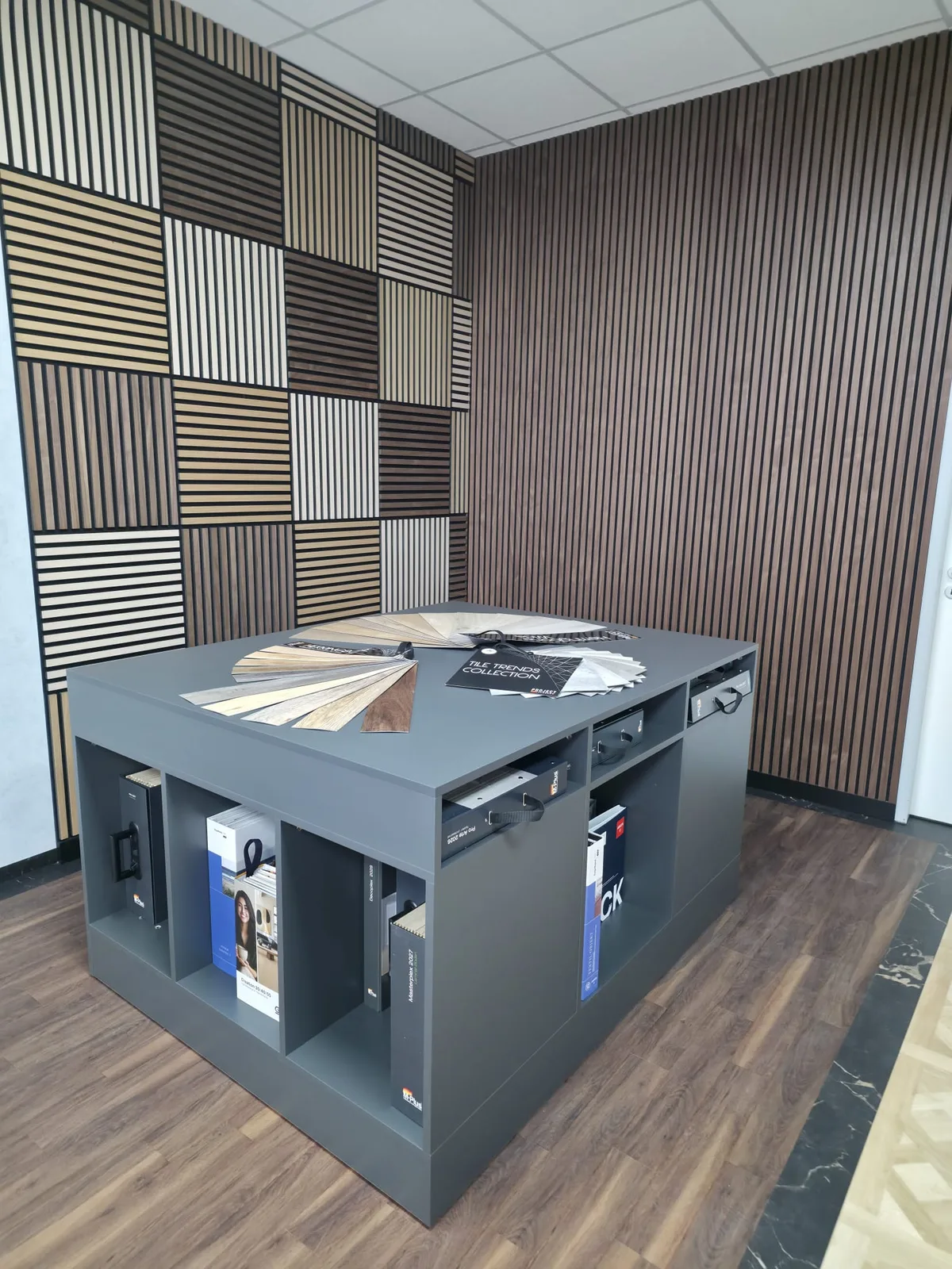 Bodenbeläge Showroom LanciuBau – Guldenstraße 33 Königsbrunn